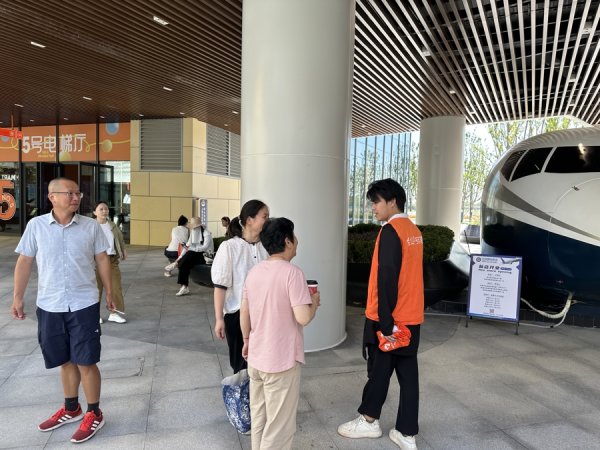 鼎牛配资 乐高乐园开园热，平安志愿者“护娃”更热